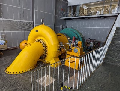 Eine Francisturbine in Wasserkraftwerk Romkerhalle